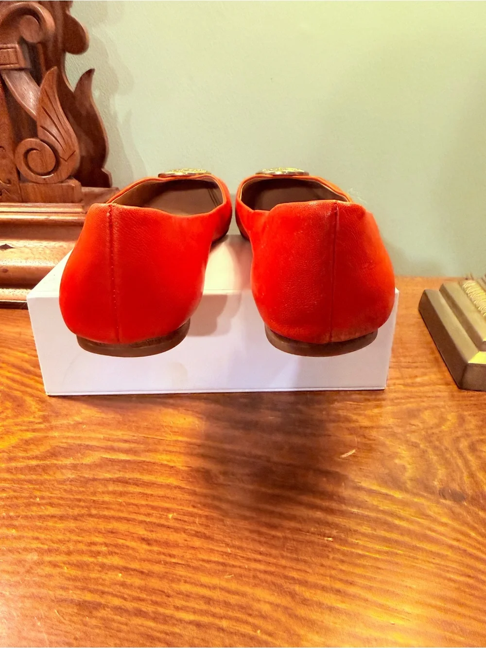 Tory Burch Chelsea Red Patent Leather Cap-Toe Gold Logo Ballet Flats Size 8.5